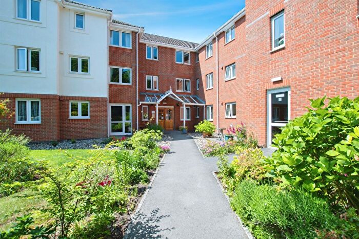 1 Bedroom Flat For Sale In Ringwood Road, Ferndown, BH22