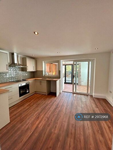 3 Bedroom Semi Detached House To Rent In Deerlands Road, Chesterfield, S42
