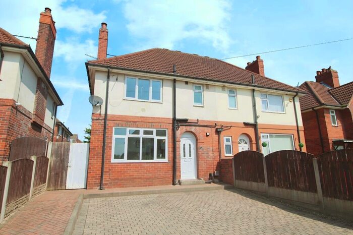 3 Bedroom Semi-Detached House To Rent In Green Lea, Oulton, Leeds, West Yorkshire, LS26