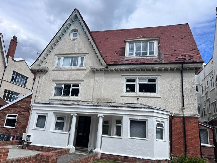 2 Bedroom Apartment To Rent In Grimston Gardens, Folkestone, CT20