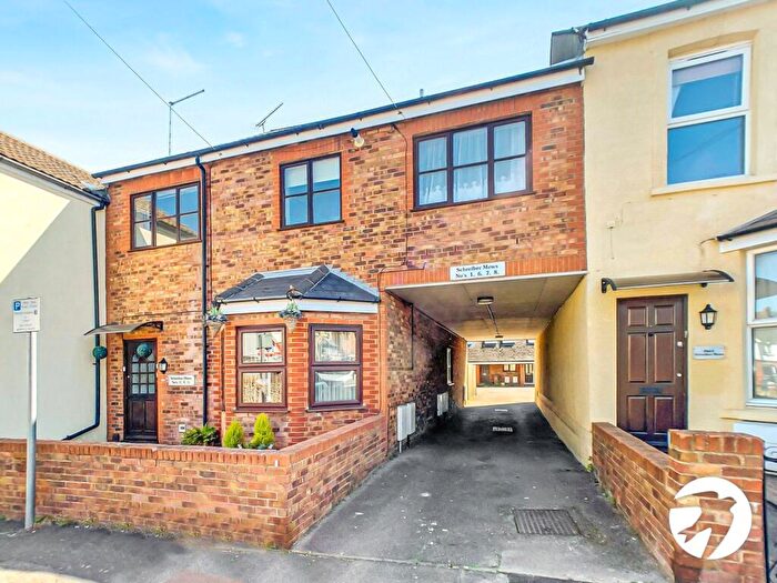 1 Bedroom Flat To Rent In Schreiber Mews, Beresford Road, Gillingham, Kent, ME7