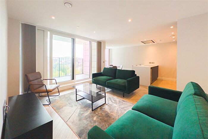 2 Bedroom Apartment To Rent In Castle Wharf, M15