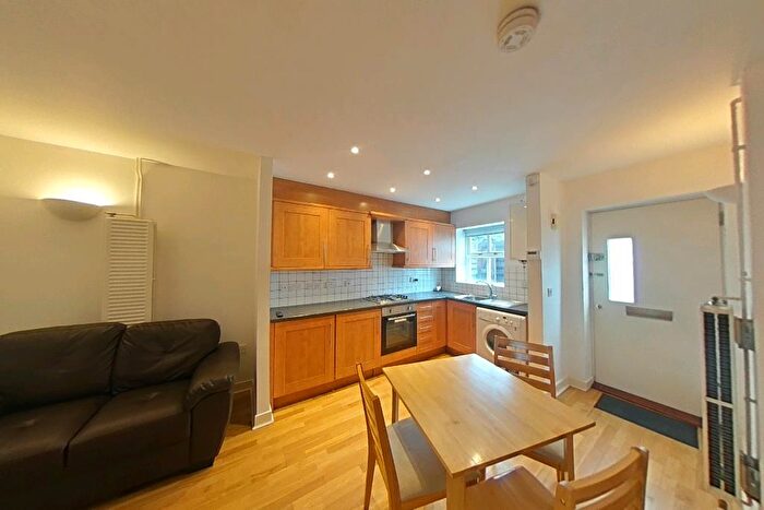 2 Bedroom Apartment To Rent In Adcocks Close, Loughborough, LE11