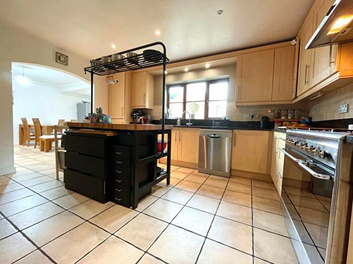 5 Bedroom Detached House For Sale In Perivale, Monkston Park, Milton Keynes, MK10