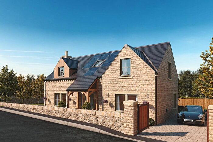 4 Bedroom Detached House For Sale In The Coach House, Hilly Croft Gardens, LS27