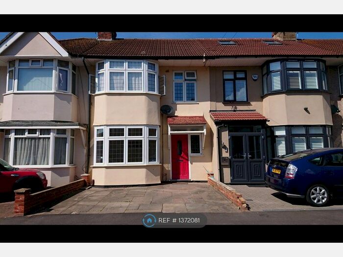 3 Bedroom Terraced House To Rent In Melton Gardens, Romford, RM1
