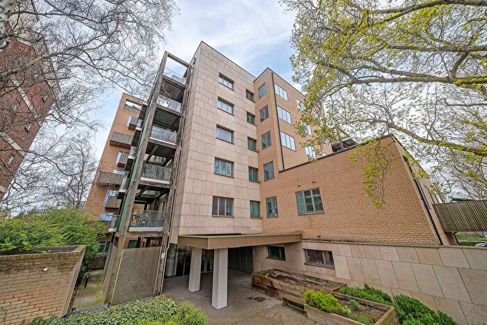 2 Bedroom Flat For Sale In Cross Road, East Croydon, CR0
