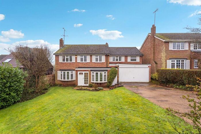 5 Bedroom Detached House For Sale In Holts Green, Great Brickhill, Buckinghamshire, MK17