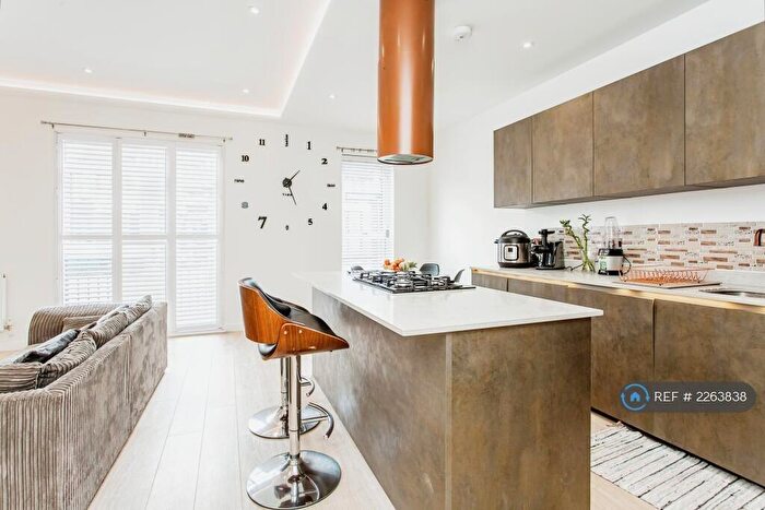 2 Bedroom Flat To Rent In London Road, Leigh-On-Sea, SS9