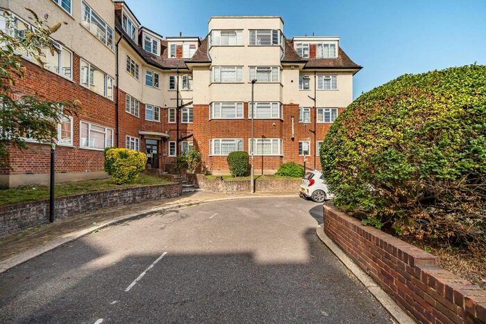 1 Bedroom Flat To Rent In Upper Tooting Road, Tooting, London, SW17