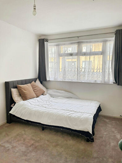 1 Bedroom House Of Multiple Occupation To Rent In West Arbour Street, London, E1