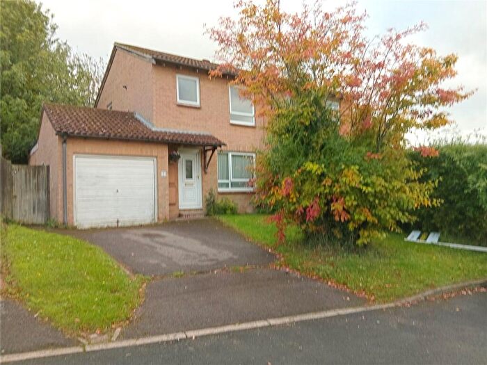 3 Bedroom Semi-Detached House For Sale In Corelli Road, Basingstoke, Hampshire, RG22