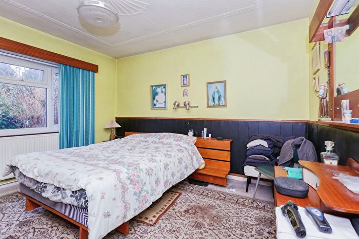 2 Bedroom Bungalow For Sale In The Fairway, Blaby, Leicester, Leicestershire, LE8