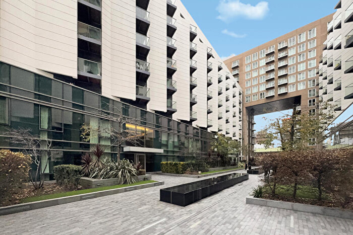 2 Bedroom Flat To Rent In Baltimore Wharf, London, London, E14