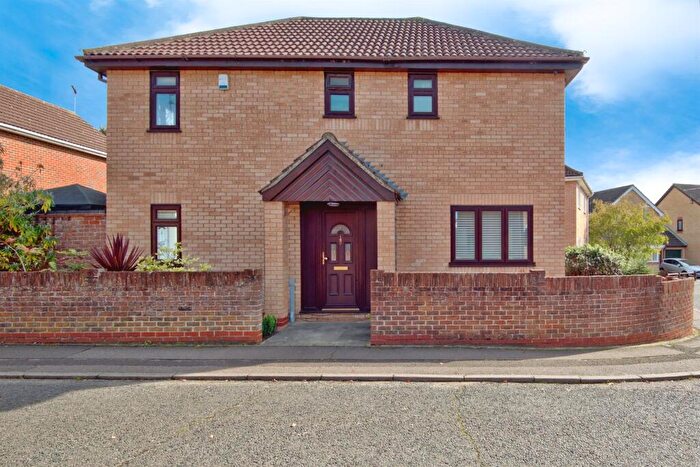 4 Bedroom Detached House For Sale In Pampas Close, Colchester, CO4