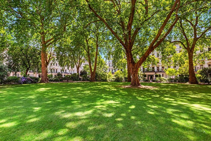 1 Bedroom Flat To Rent In Ennismore Gardens, South Kensington, Hyde Park, London, SW7