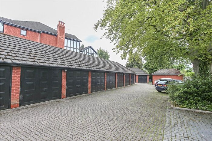 2 Bedroom Flat For Sale In Princes Road, Heaton Mersey, Stockport, SK4