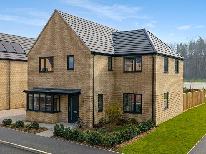 4 Bedroom Detached House For Sale In Bream Way, Wokingham, RG40