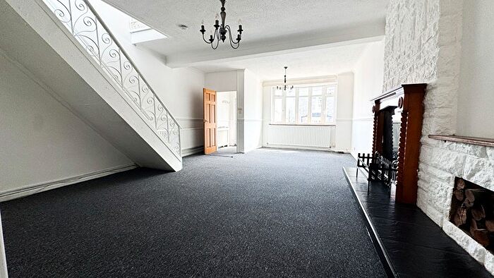 3 Bedroom Semi Detached House To Rent In Laurel Street Two Mile Hill, Bristol, BS15