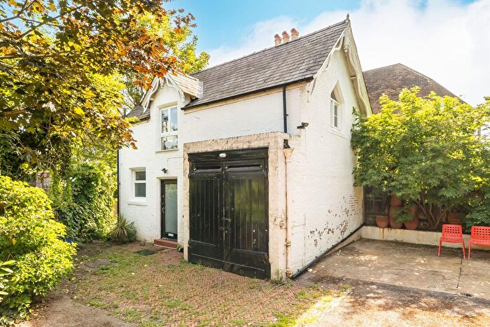1 Bedroom Detached House To Rent In The Green, Richmond, TW9