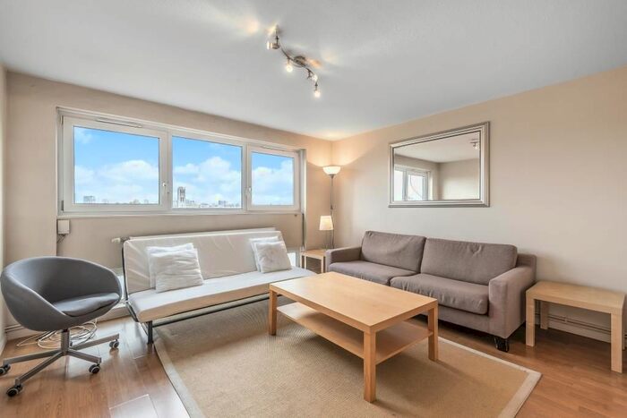 2 Bedroom Flat For Sale In Westbourne Park Road, London, W11