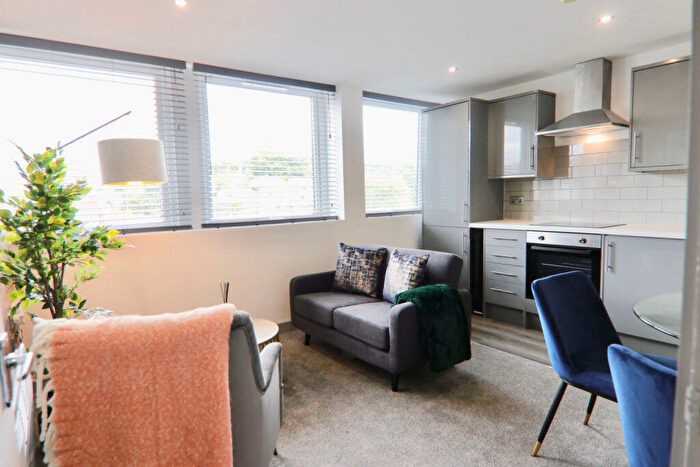 1 Bedroom Flat To Rent In Yeadon, LS19
