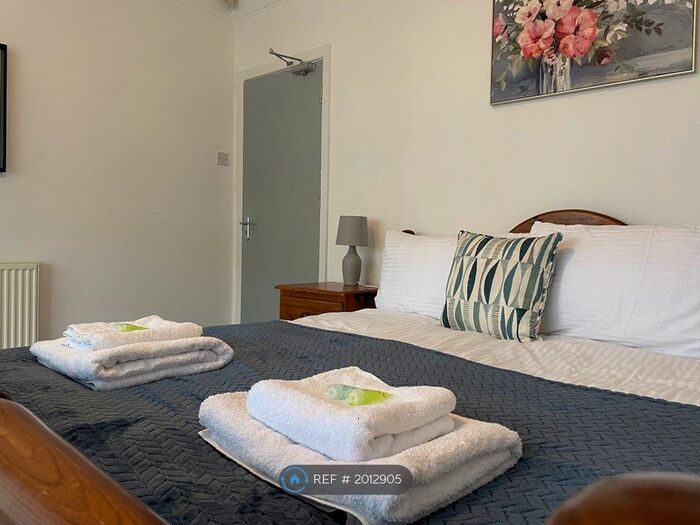 5 Bedroom Detached House To Rent In City Road, Birmingham, B17