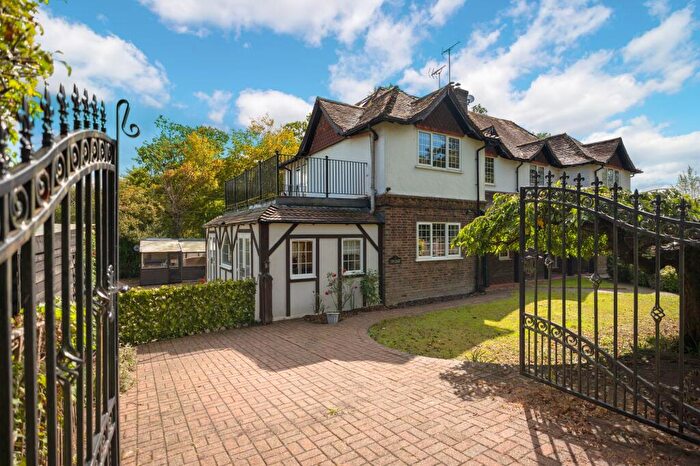 3 Bedroom Semi-Detached House For Sale In Worthing Road, West Grinstead, RH13