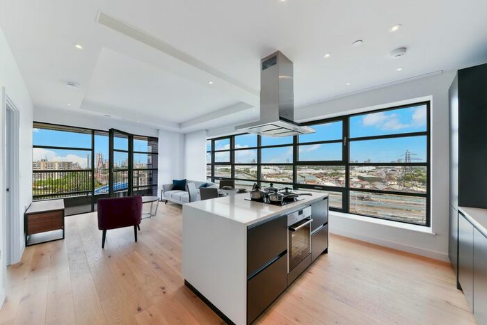 2 Bedroom Flat For Sale In Bridgewater House, London City Island, London, E14