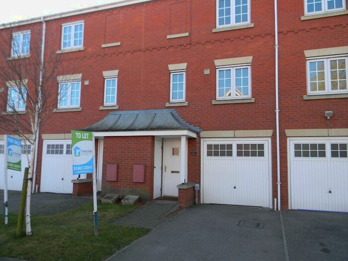 3 Bedroom Town House To Rent In The Willows, Hull, HU7