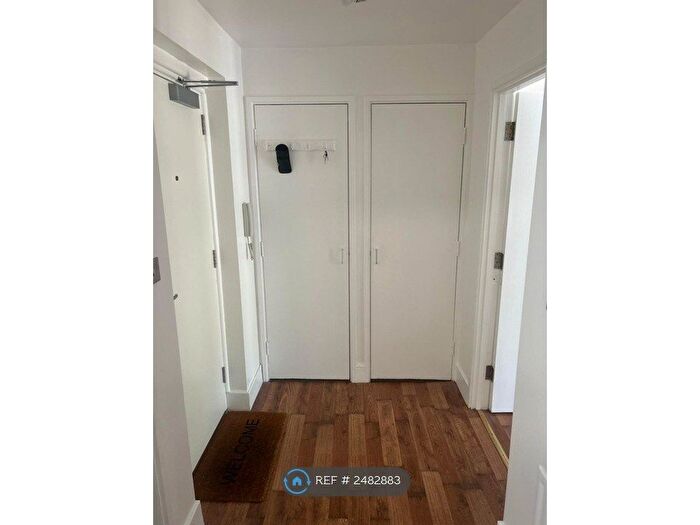 1 Bedroom Flat To Rent In New River Way, London, N4