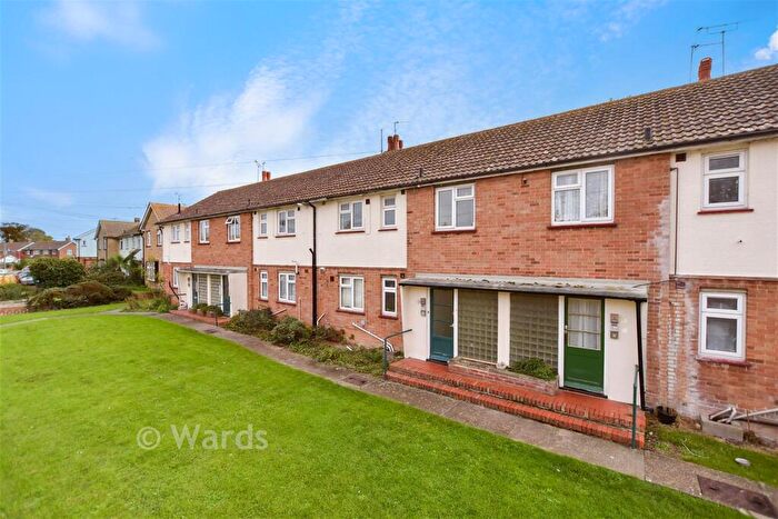 1 Bedroom Apartment For Sale In Charing Crescent, Westgate-On-Sea, Kent, CT8