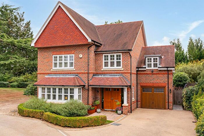 5 Bedroom Detached House For Sale In Reeves Court, Welwyn, AL6