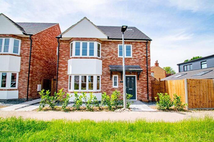 4 Bedroom Detached House To Rent In Howard Close, Wilstead, MK45
