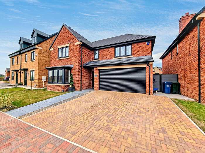 5 Bedroom Detached House For Sale In Hall Chase, Callerton, NE5