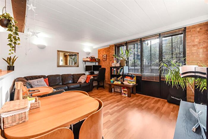 2 Bedroom Apartment For Sale In Burrells Wharf Square, London, E14