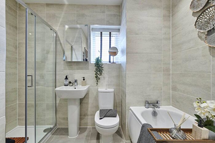 4 Bedroom Detached House For Sale In New Road Uttoxeter, ST14