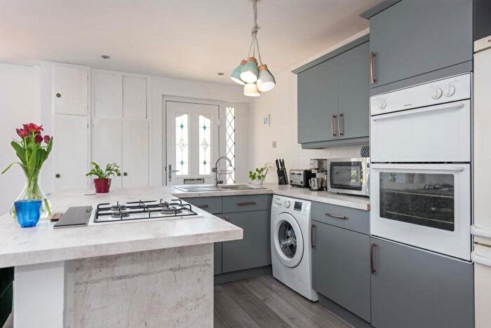 2 Bedroom Bungalow To Rent In Marlborough Drive, Weybridge, KT13