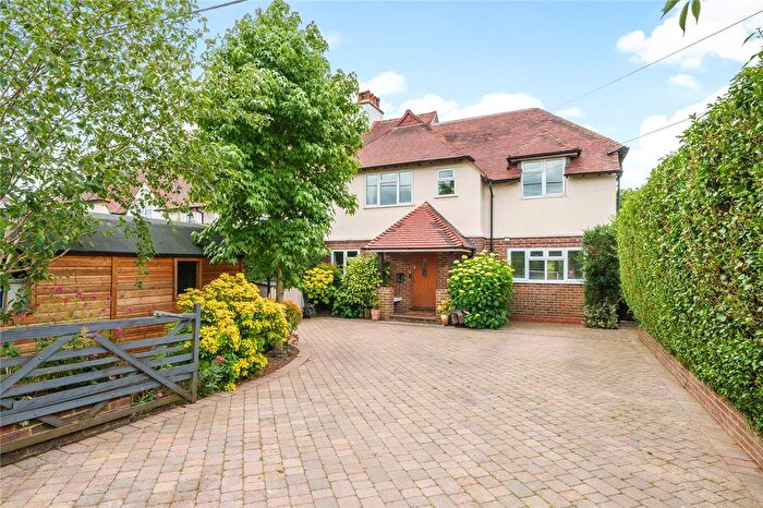 5 Bedroom End Of Terrace House For Sale In Mundays Boro Road, Puttenham, Guildford, Surrey, GU3