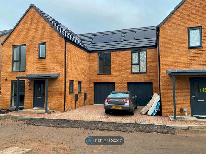 4 Bedroom Semi-Detached House To Rent In Alder Close, Bristol BS14