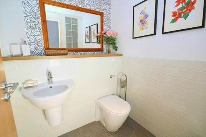 2 Bedroom Flat To Rent In Ascot Gate, Glasgow, G12