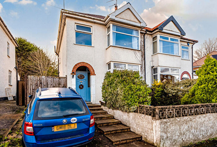 3 Bedroom Semi Detached House For Sale In Gilbert Road, Kingswood, Bristol, Gloucestershire, BS15