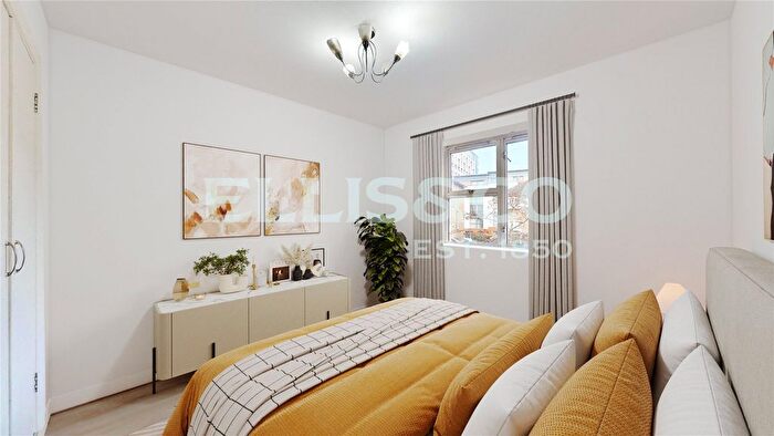 2 Bedroom Flat For Sale In Copland Road, Wembley, HA0