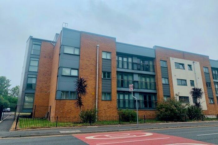 2 Bedroom Flat To Rent In Moss Lane East, Manchester, M14