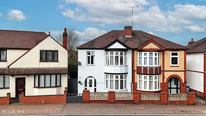 3 Bedroom Semi Detached House For Sale In Central Avenue, Nuneaton, Warwickshire, CV11