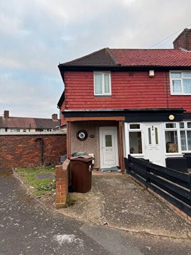 1 Bedroom Semi-Detached House To Rent In Stone Close, Dagenham, RM8