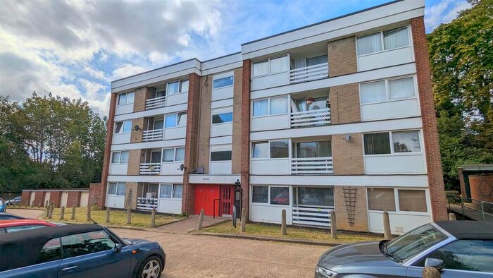 2 Bedroom Flat To Rent In Lemsford Road, St.Albans, AL1