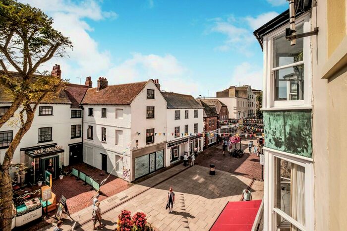 1 Bedroom Apartment To Rent In Warwick Street, BN11