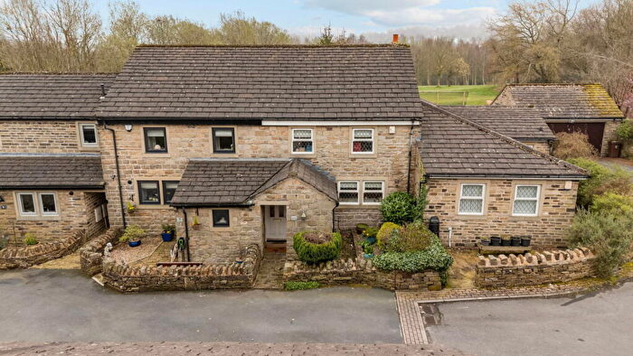 3 Bedroom Cottage For Sale In Shay Grange, Heaton, BD9