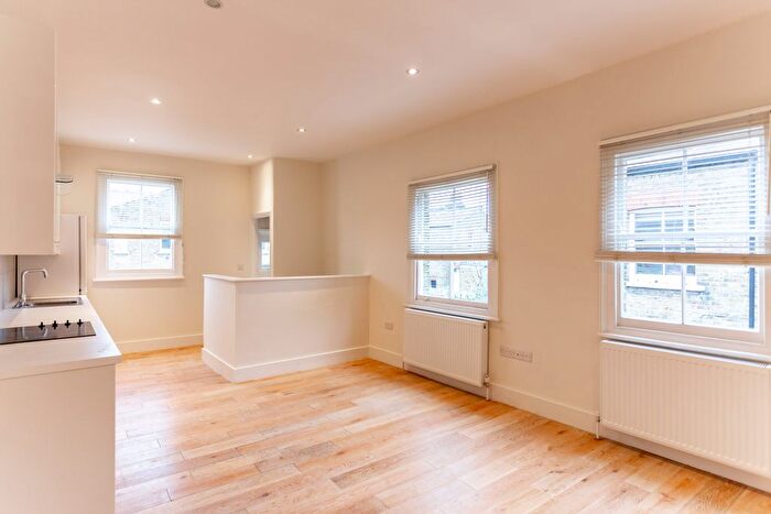 2 Bedroom Flat To Rent In Little Ealing Lane, Ealing, London, W5